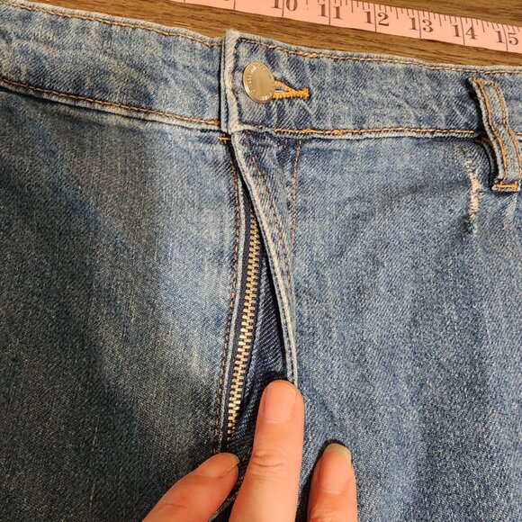 Mango Mid-rise denim bermuda shorts with pleats damaged Blue Size 12 - Picture 8 of 16